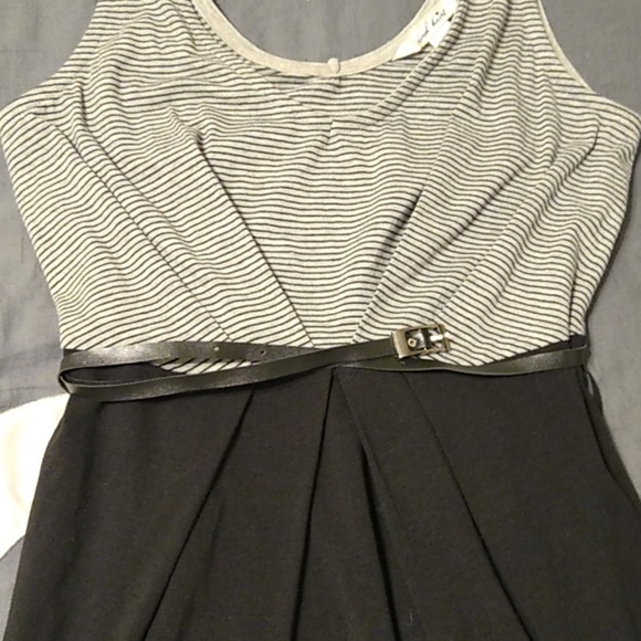 Dress - Picture 3 of 7